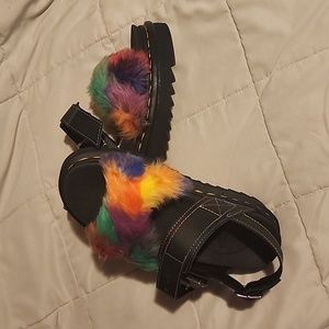 Doc Martens Voss II fluffy sandals